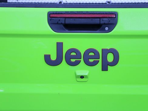 Used 2021 Jeep Gladiator Rubicon w/ Trailer Tow Package AWD/4WD image 5