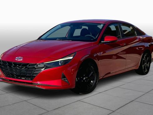 Used 2022 Hyundai Elantra SEL image 1