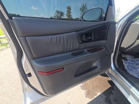 Used 2002 Buick Regal LS w/ LS Premium Pkg FWD image 20