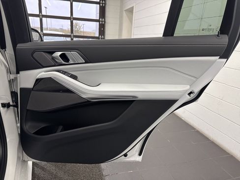 New 2026 BMW X7 xDrive40i image 56