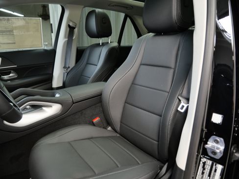 New 2026 Mercedes-Benz GLE 450 4MATIC image 3