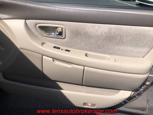 Used 2001 Toyota Avalon XLS FWD image 20
