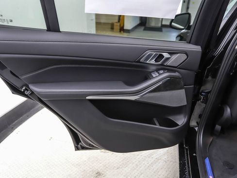 Used 2025 BMW X7 xDrive40i image 19