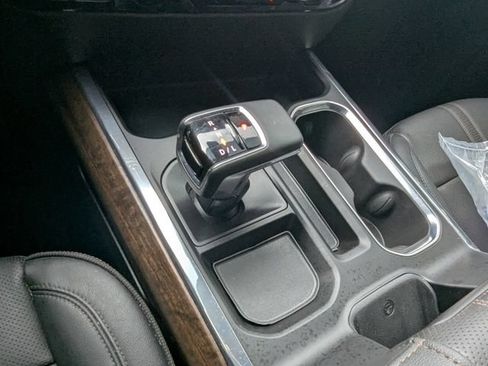 Used 2023 Chevrolet Silverado 1500 High Country w/ High Country Premium Package AWD/4WD image 25