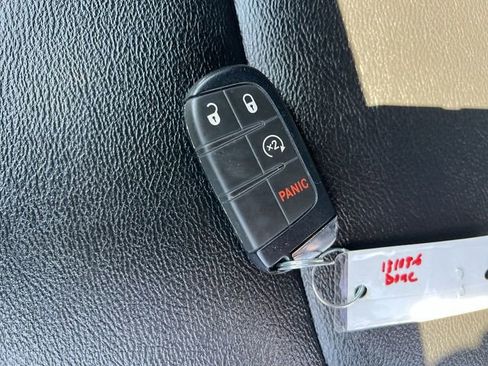 Used 2025 Jeep Compass Limited AWD/4WD image 33