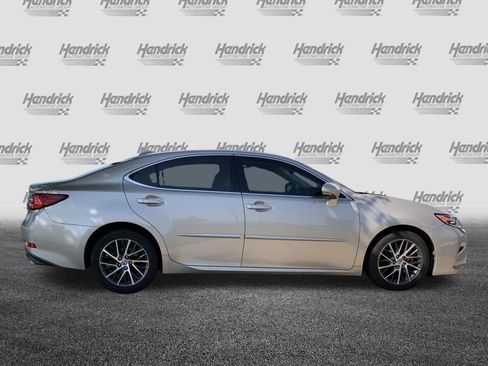 Used 2018 Lexus ES 350 w/ Luxury Package w/Wood Trim FWD image 11