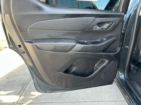 Used 2019 Chevrolet Traverse LT image 18