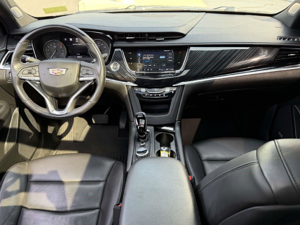 Certified 2025 Cadillac XT6 Premium Luxury w/ Technology Package AWD/4WD image 14
