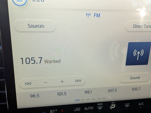 Used 2024 Ford Transit 350 XLT image 27