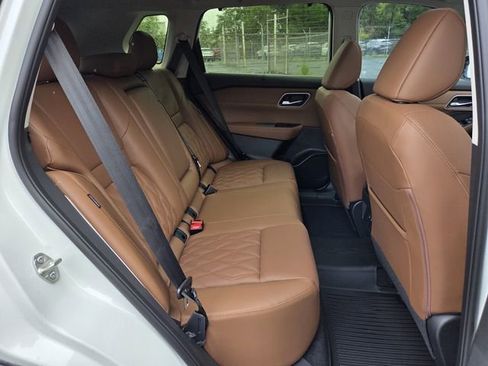 New 2026 Nissan Rogue Platinum AWD/4WD image 12
