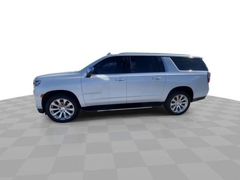 Used 2024 Chevrolet Suburban Premier w/ Premium Package AWD/4WD image 7