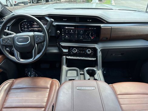 Used 2025 GMC Sierra 2500 Denali Ultimate AWD/4WD image 31