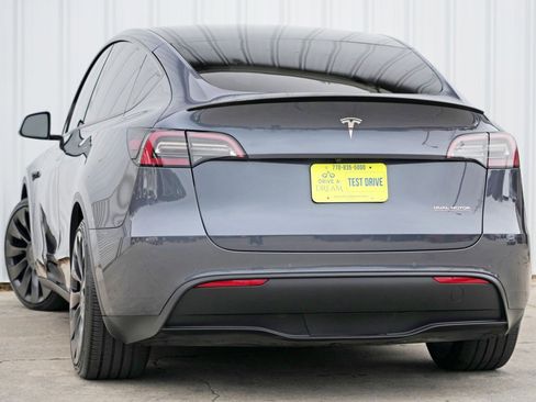 Used 2022 Tesla Model Y Performance image 6