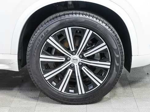 Certified 2025 Volvo XC90 B5 Core w/ Protection Package Premier AWD/4WD image 40