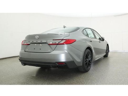 Used 2026 Toyota Camry SE FWD image 24
