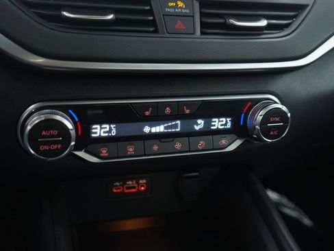 Used 2021 Nissan Altima 2.5 SR image 22