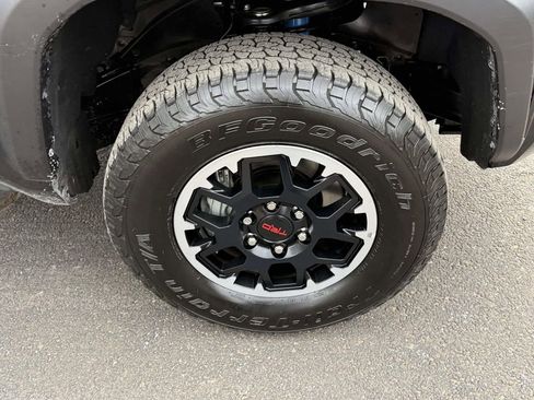 Used 2024 Toyota Tacoma TRD Off-Road image 7