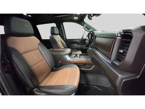 Used 2024 Chevrolet Silverado 2500 High Country w/ High Country Premium Package AWD/4WD image 18