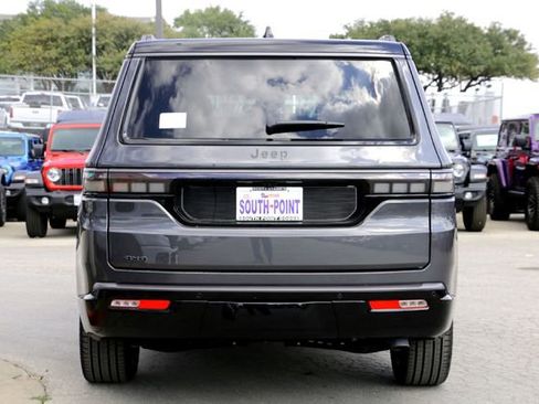 New 2026 Jeep Grand Wagoneer Summit image 6