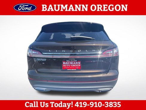 Used 2019 Lincoln Nautilus Select AWD/4WD image 3