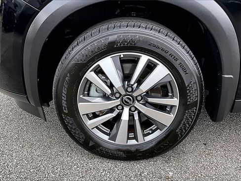 Certified 2025 Nissan Pathfinder SL image 35