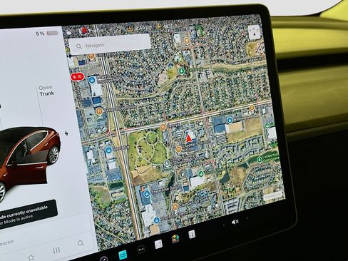 Used 2018 Tesla Model 3 Long Range image 21