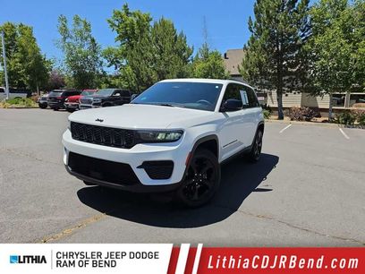 Used 2023 Jeep Grand Cherokee Altitude