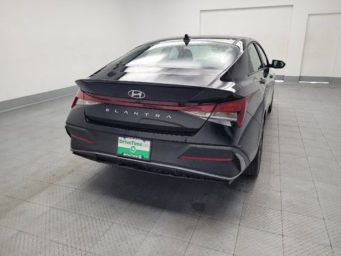 Used 2025 Hyundai Elantra Sport FWD image 7