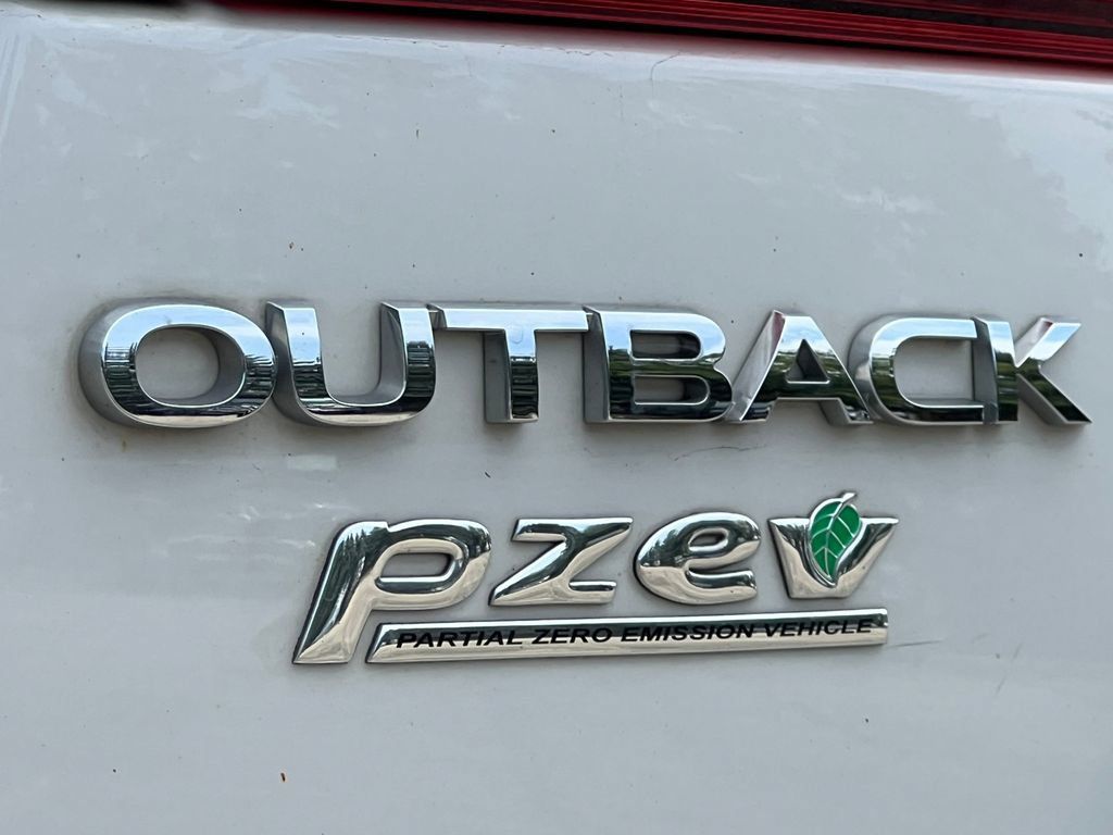 Used 2017 Subaru Outback 2.5i Premium AWD/4WD image 10