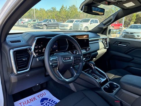 Used 2024 GMC Canyon Elevation w/ Convenience Package image 10