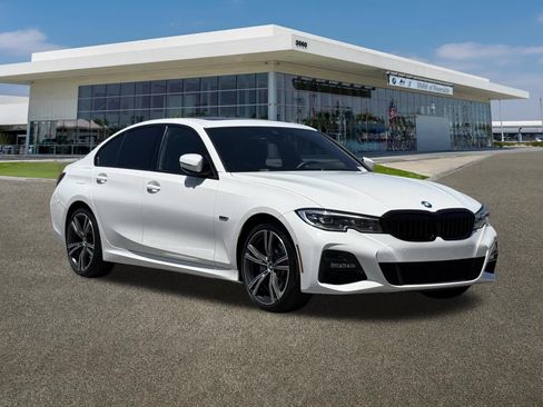 Used 2022 BMW 330e w/ M Sport Package RWD image 2