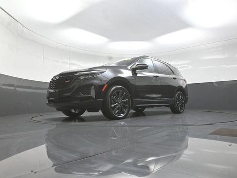 Used 2024 Chevrolet Equinox RS AWD/4WD image 11