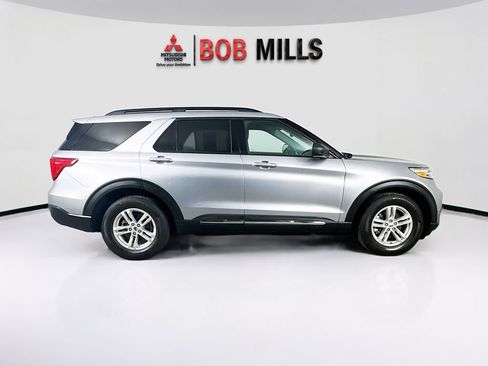Used 2022 Ford Explorer XLT AWD/4WD image 8