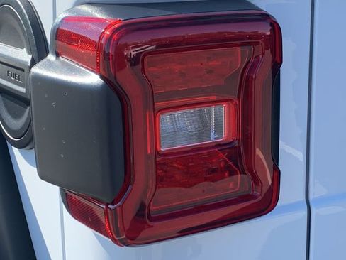 New 2026 Jeep Wrangler Unlimited Rubicon image 13