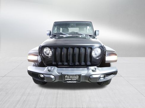 Used 2020 Jeep Wrangler Unlimited Sahara AWD/4WD image 2
