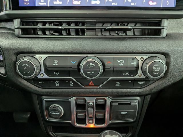 Used 2024 Jeep Wrangler Unlimited Sport AWD/4WD image 21