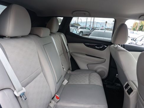 Used 2021 Nissan Rogue Sport SV image 22