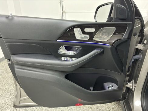Used 2022 Mercedes-Benz GLS 450 4MATIC image 18