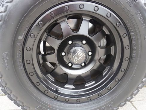 Used 2017 Toyota 4Runner SR5 Premium image 18