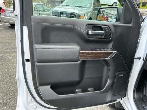 Used 2019 GMC Sierra 1500 Elevation w/ Elevation Value Package AWD/4WD image 9