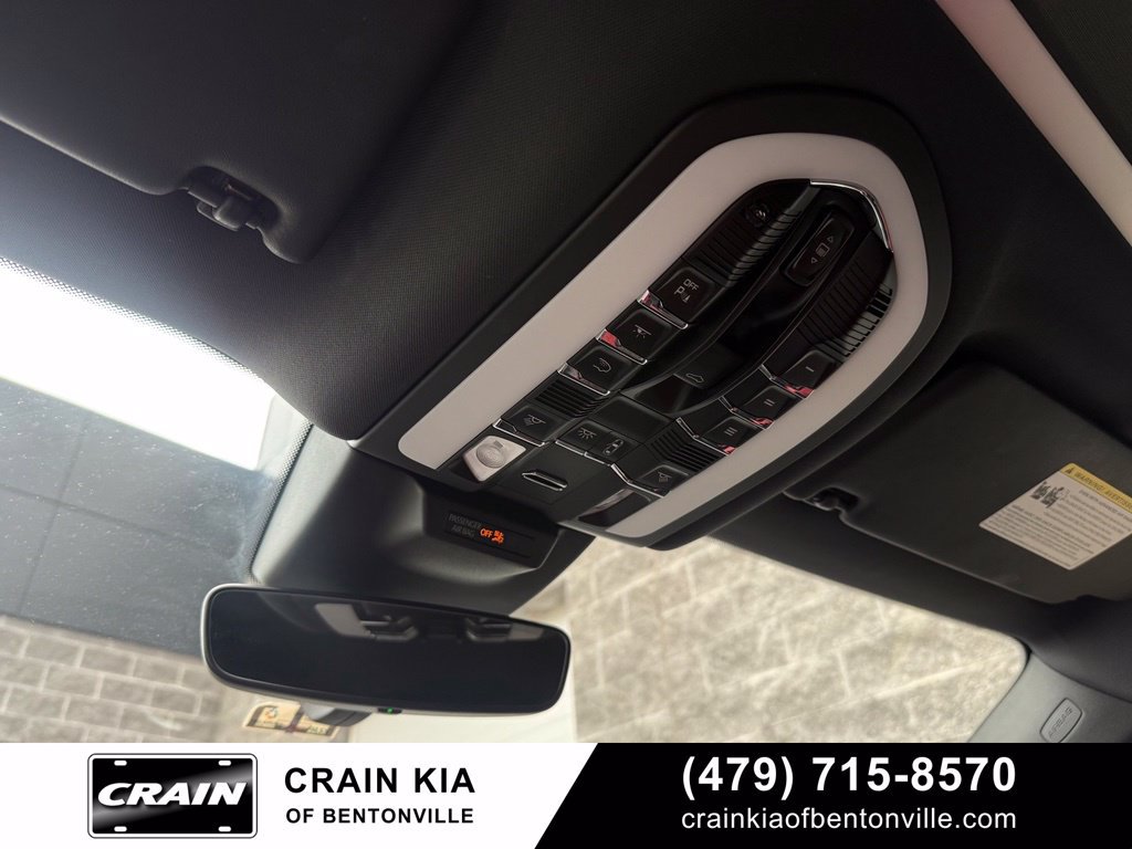 Used 2021 Porsche Macan AWD/4WD image 19