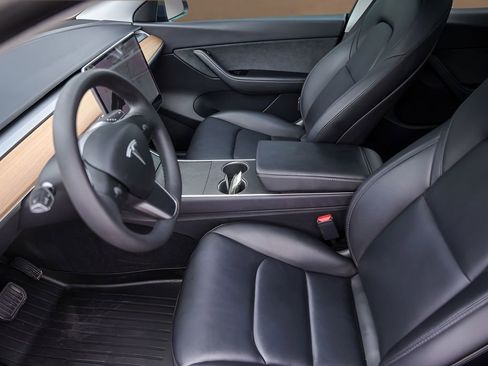 Used 2020 Tesla Model Y Long Range AWD/4WD image 9