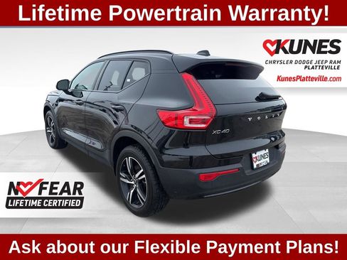 Used 2024 Volvo XC40 B5 Core AWD/4WD image 7