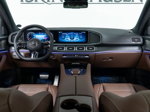 New 2026 Mercedes-Benz GLS 580 4MATIC image 14