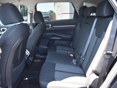Used 2023 Kia Sorento LX FWD image 14