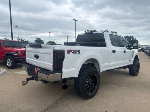 Used 2017 Ford F250 XLT w/ XLT Value Package AWD/4WD image 3
