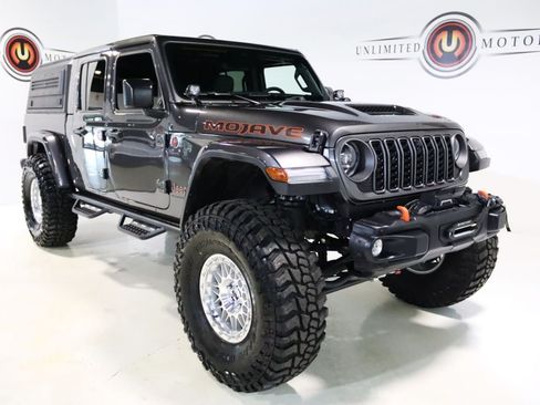 Used 2026 Jeep Gladiator Mojave AWD/4WD image 25