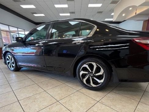 Used 2017 Honda Accord EX image 4