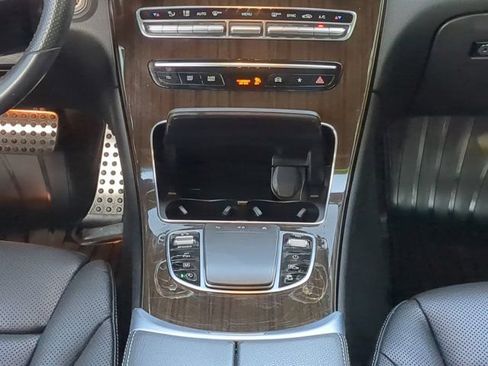 Used 2022 Mercedes-Benz GLC 300 image 18