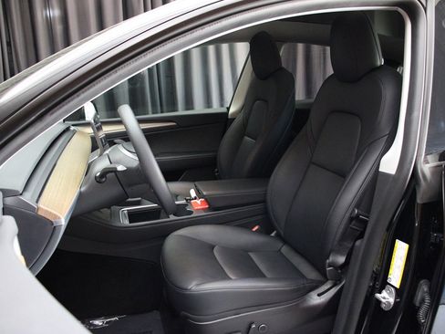 Used 2023 Tesla Model Y Long Range image 26